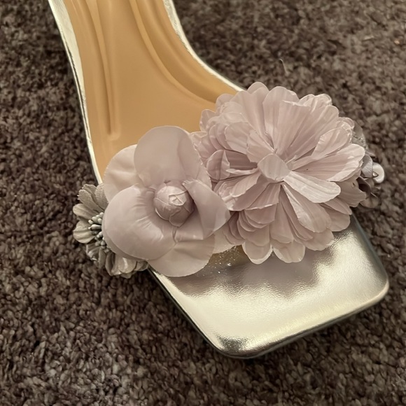 Charles by Charles David
Size 81/2 - Picture 4 of 9